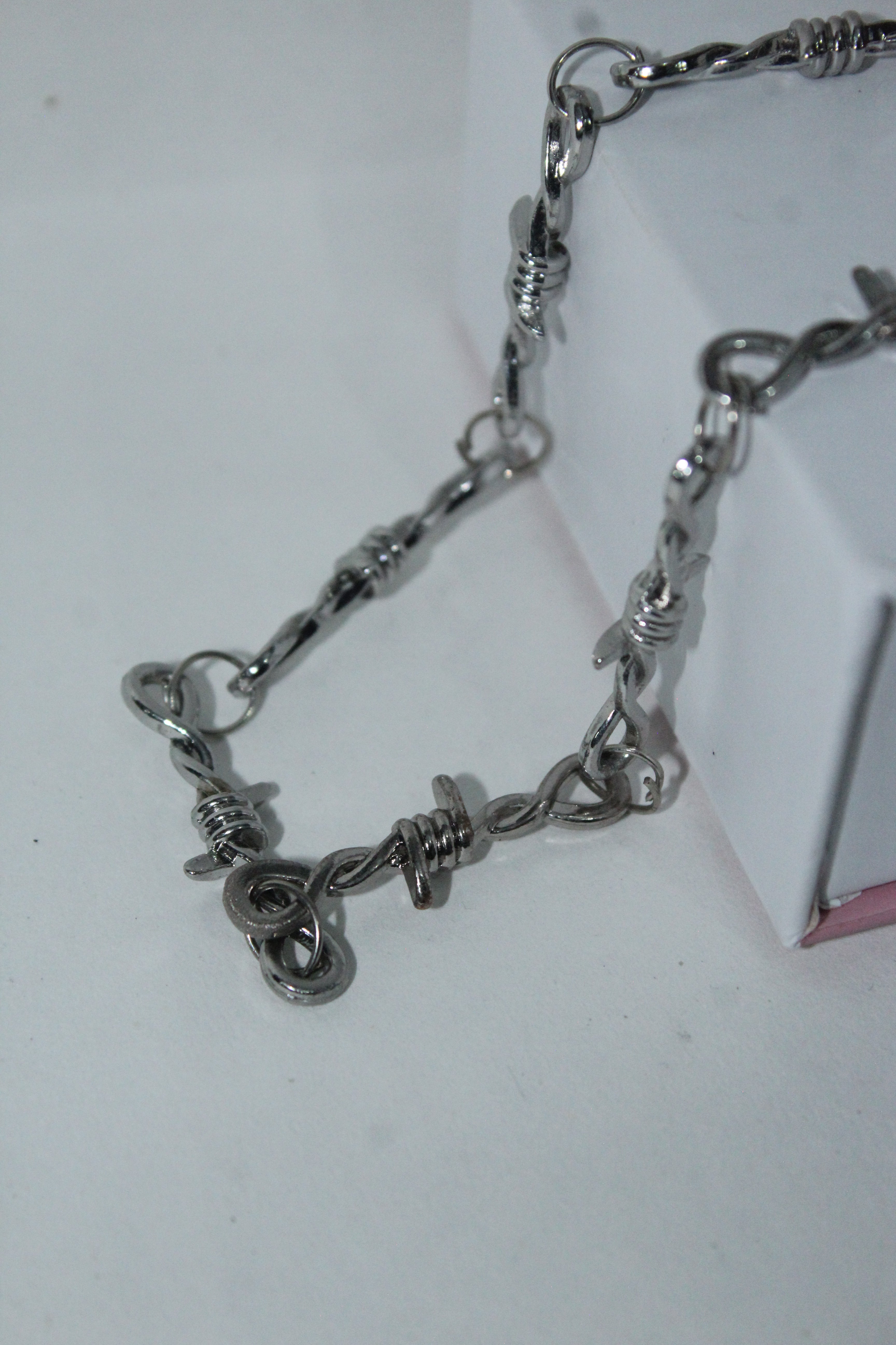 spikes neckchain